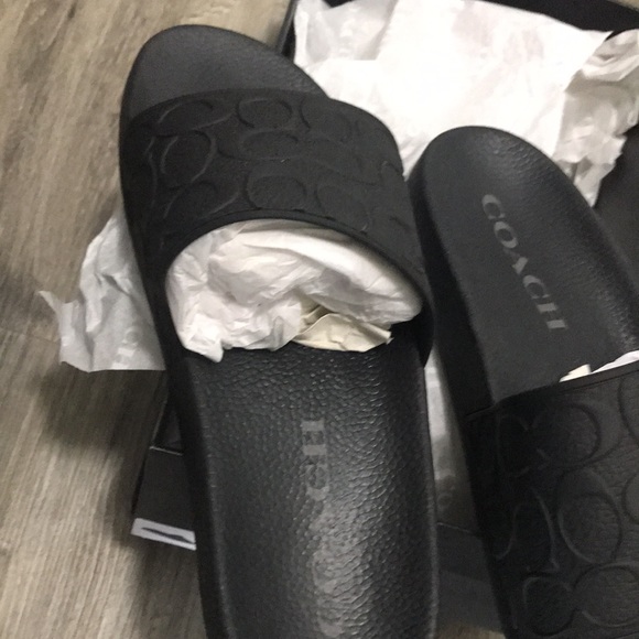 Coach Signature Slide - Picture 7 of 16